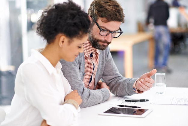 Educação financeira e planejamento orçamentário para gestão de finanças pessoais